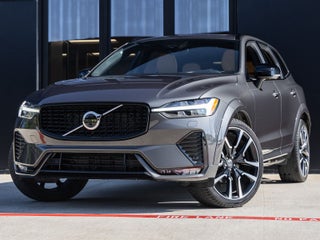 2024 Volvo XC60 B5 Ultimate Dark Theme