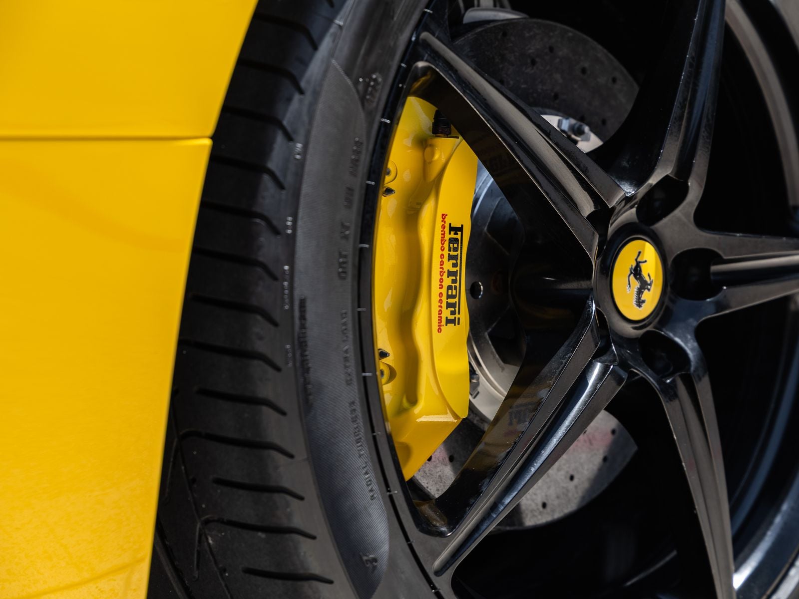 2015 Ferrari 458 Spider Base