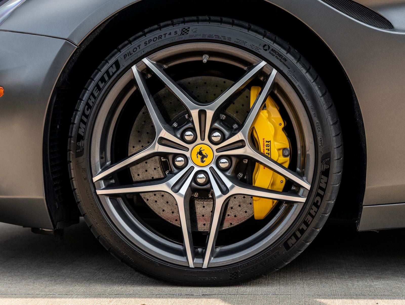 2016 Ferrari California T