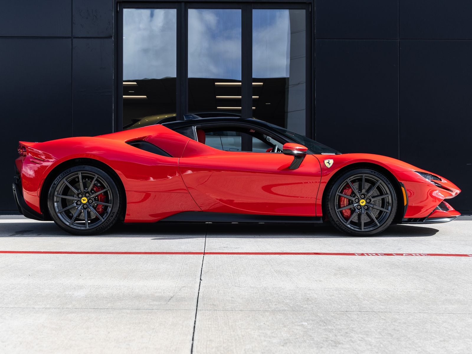 2022 Ferrari SF90 Stradale Base