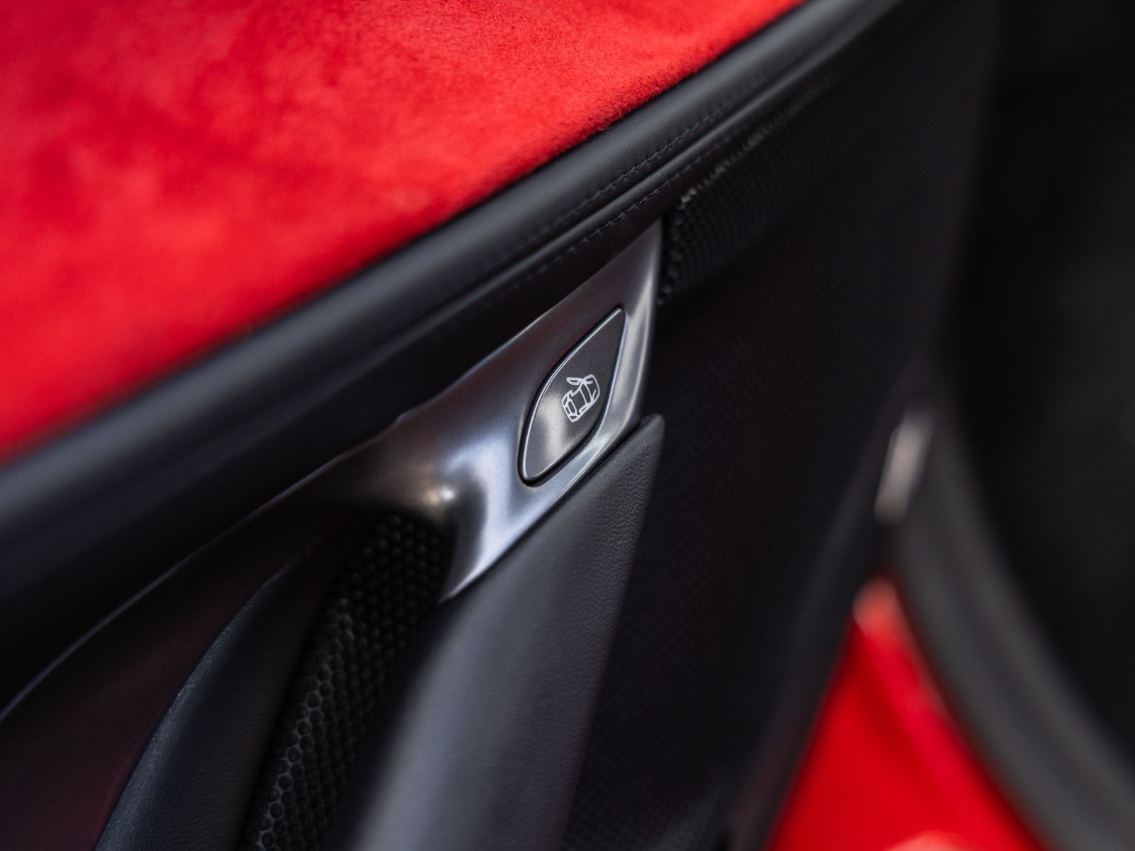 2022 Ferrari SF90 Stradale Base