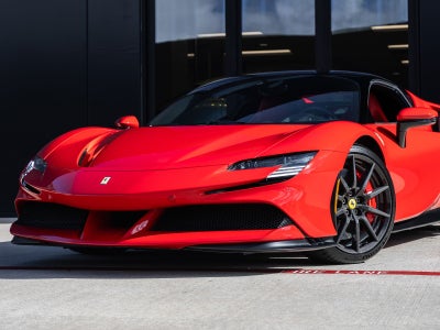 2022 Ferrari SF90 Stradale Base