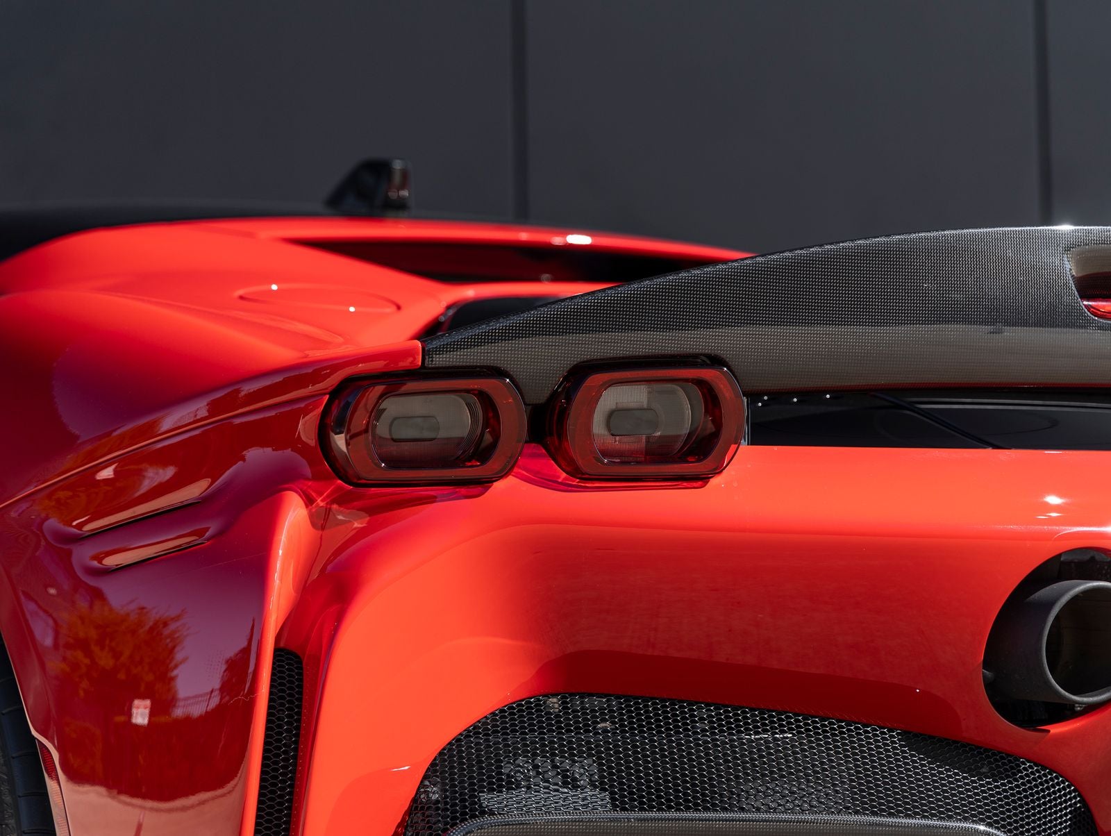 2023 Ferrari SF90 Stradale Base