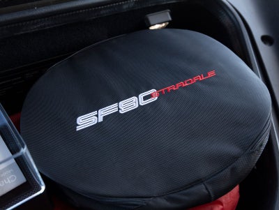 2023 Ferrari SF90 Stradale Base