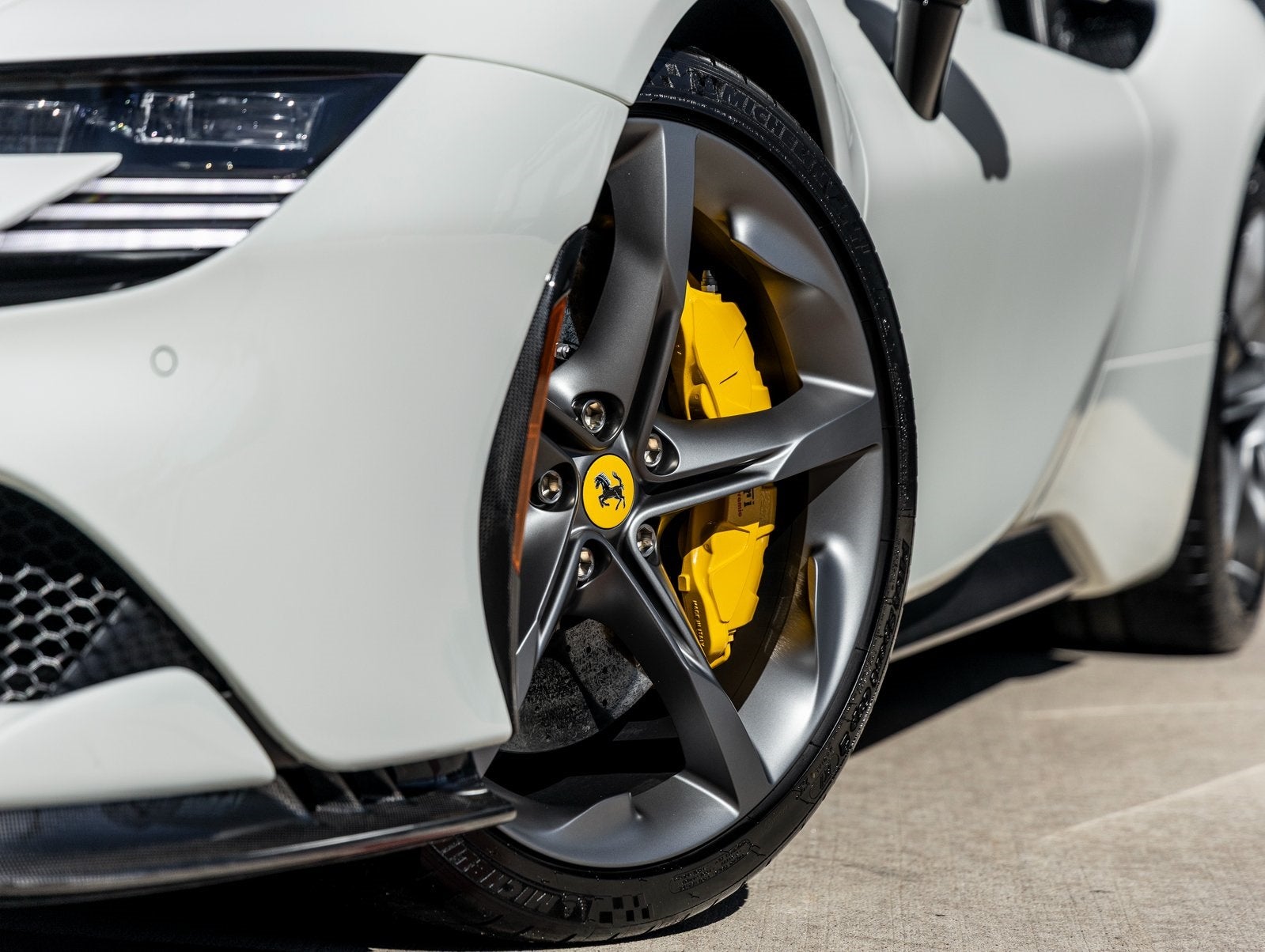 2023 Ferrari SF90 Stradale Base