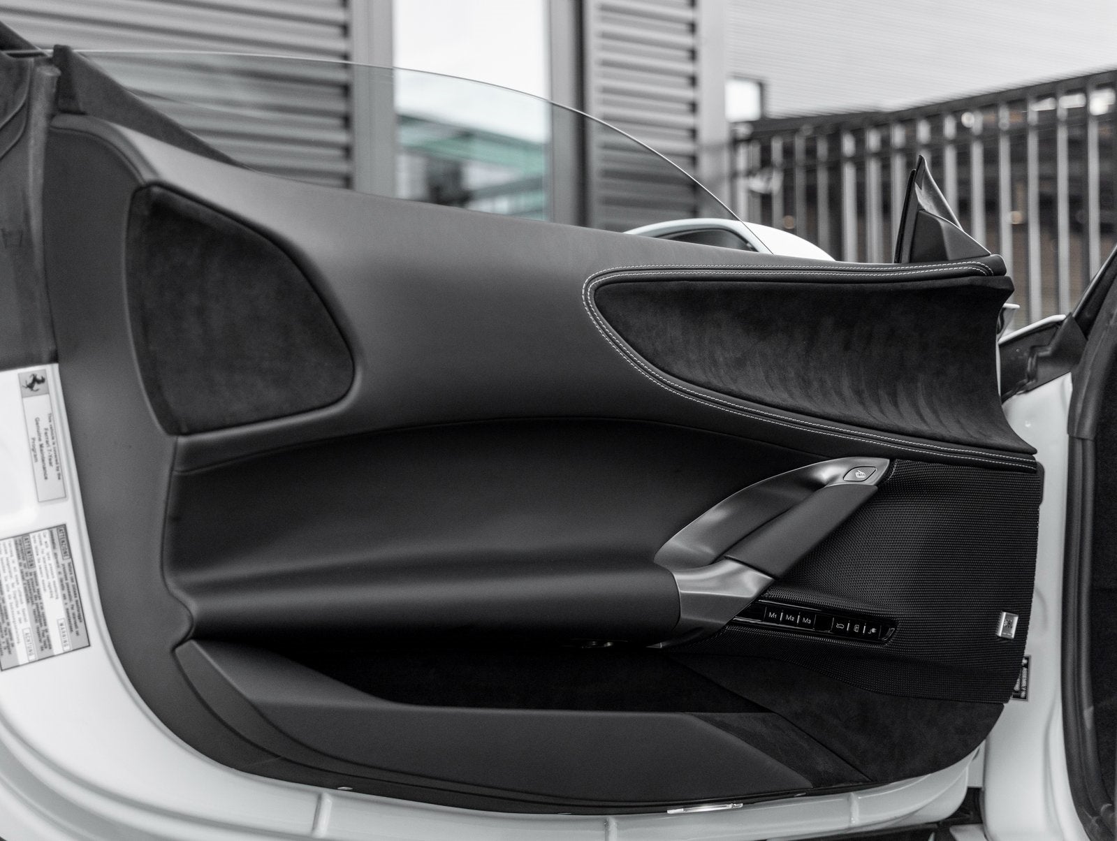 2023 Ferrari SF90 Stradale Base