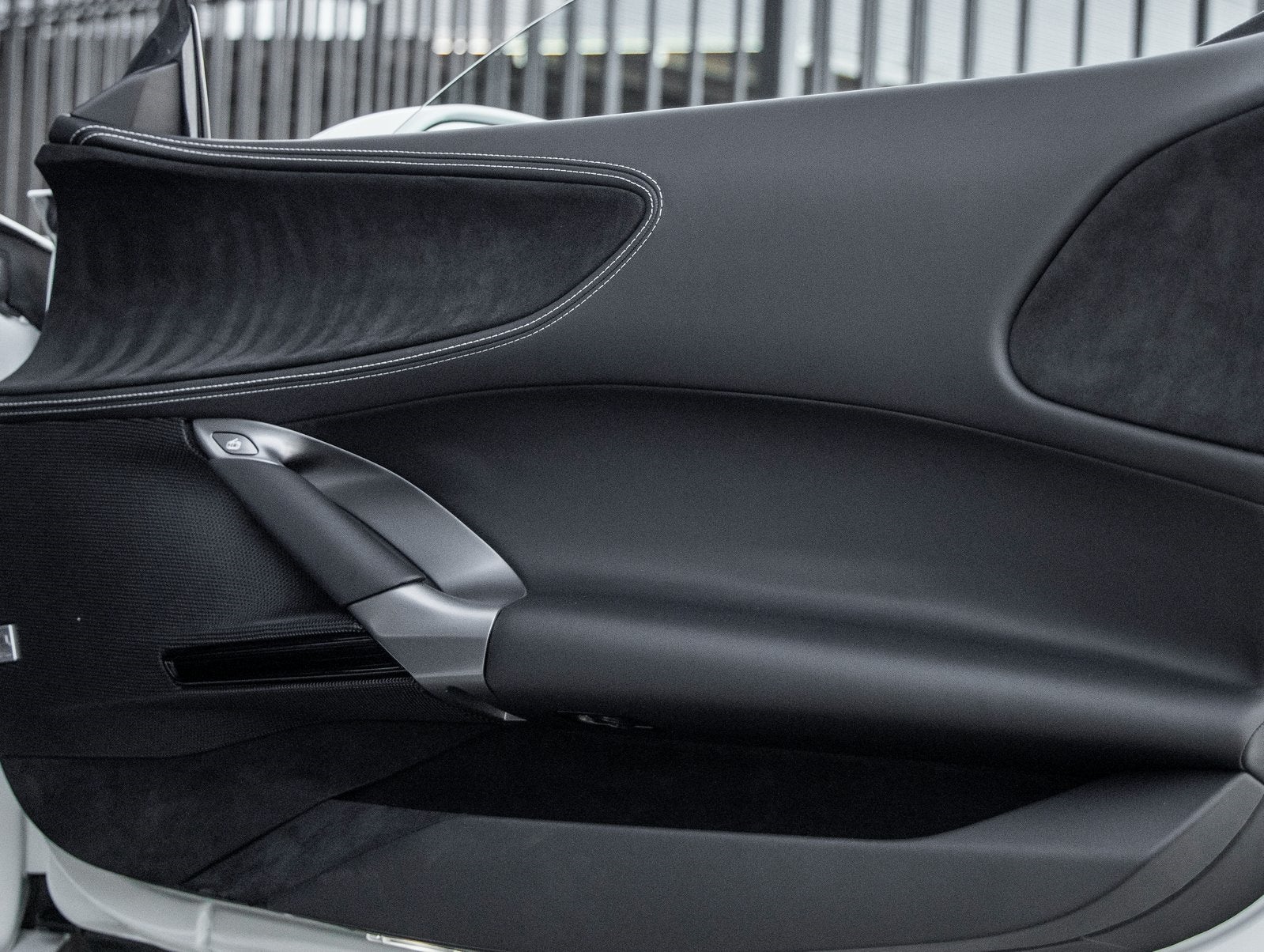 2023 Ferrari SF90 Stradale Base