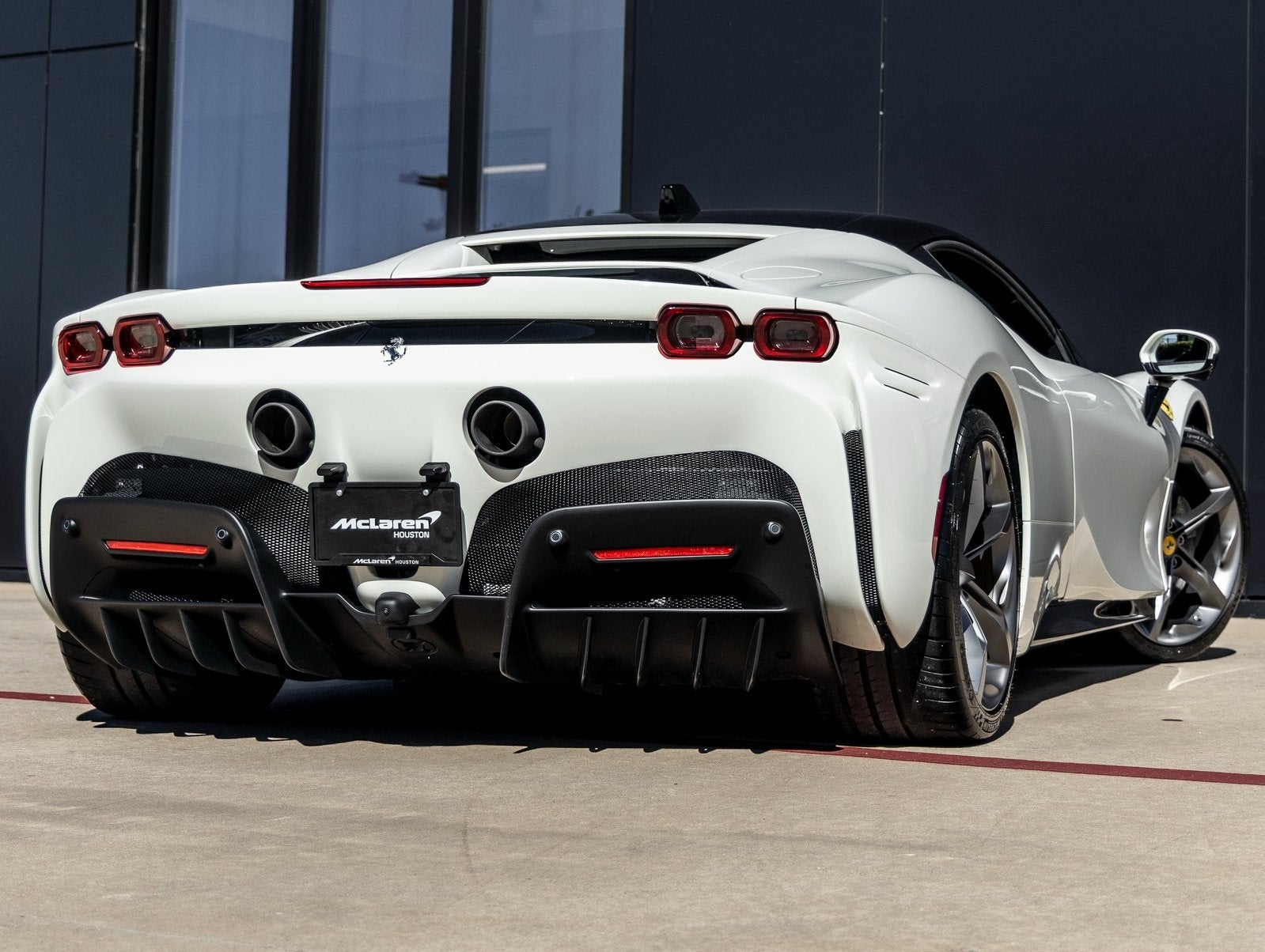 2023 Ferrari SF90 Stradale Base