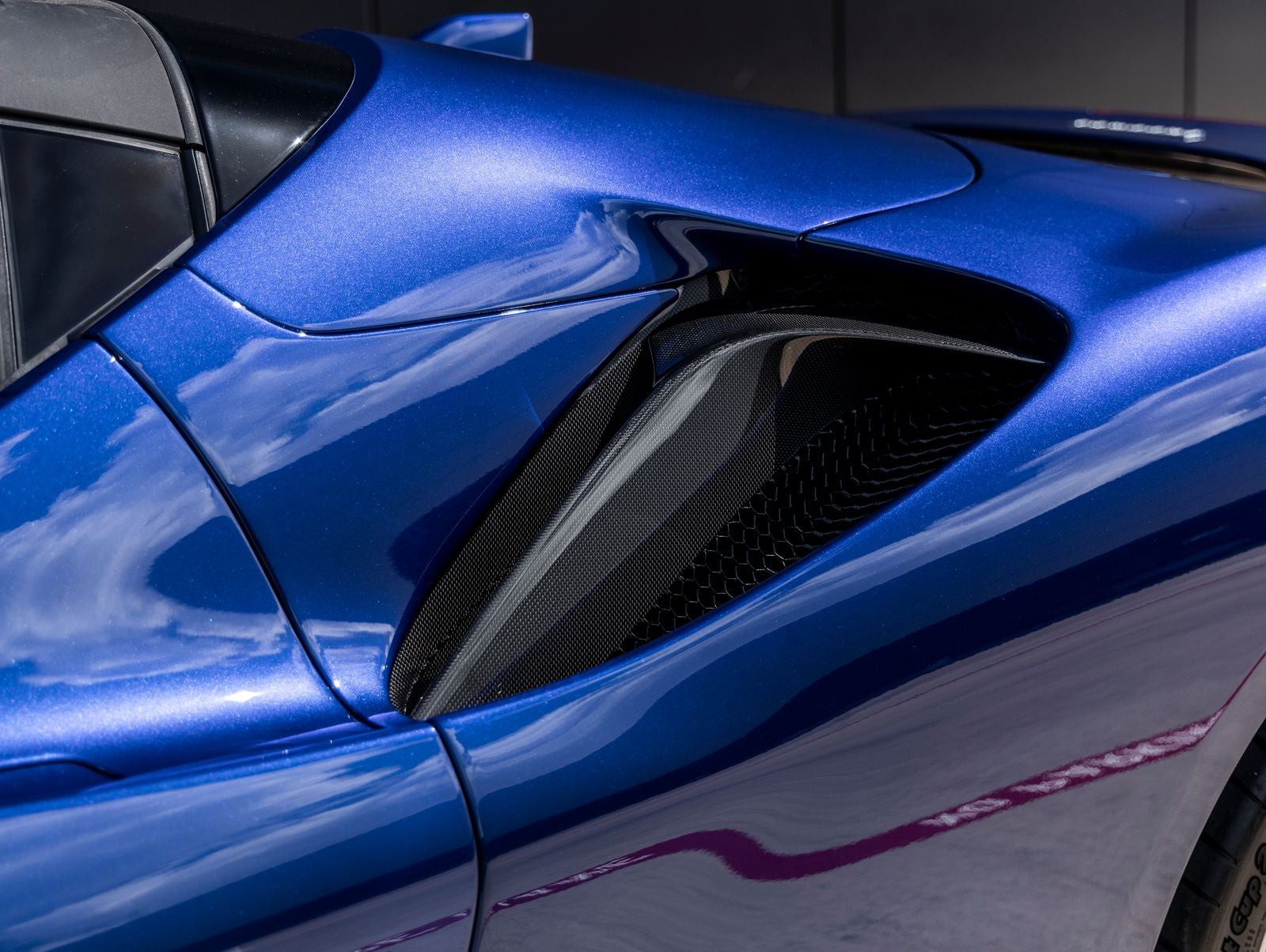 2022 Ferrari SF90 Spider Base