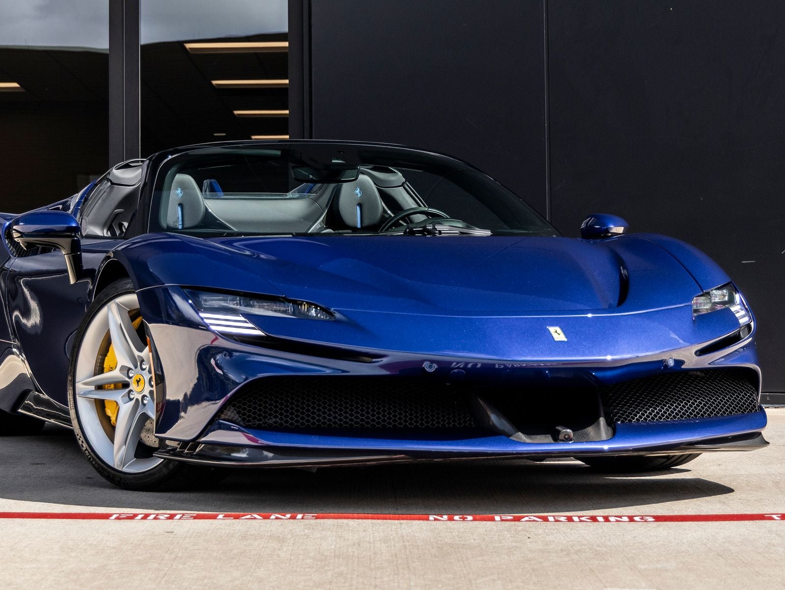 2022 Ferrari SF90 Spider Base