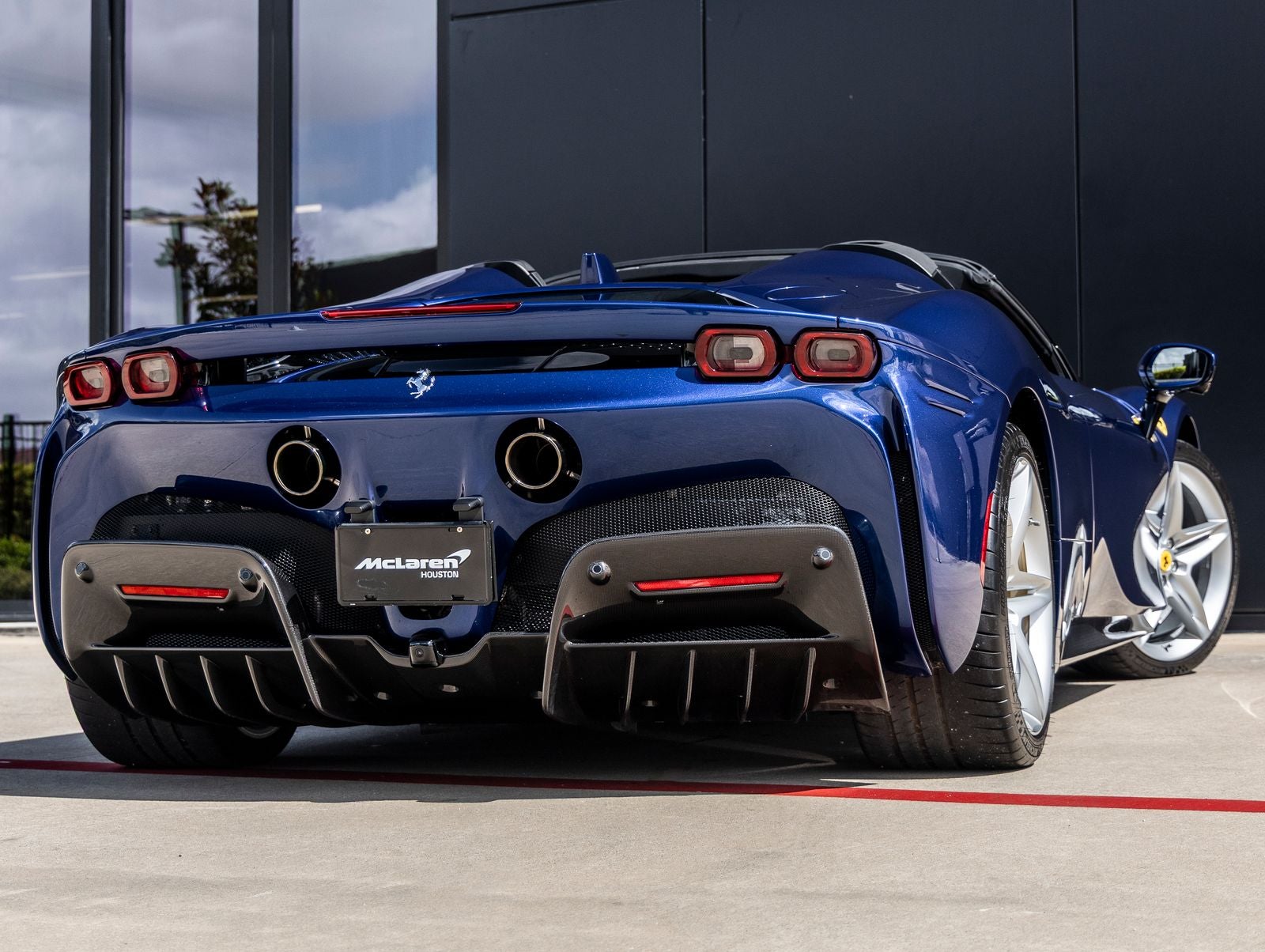 2022 Ferrari SF90 Spider Base