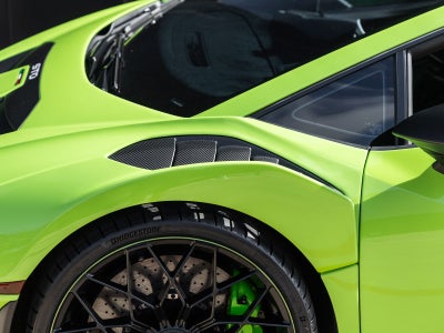 2023 Lamborghini Huracan STO Base