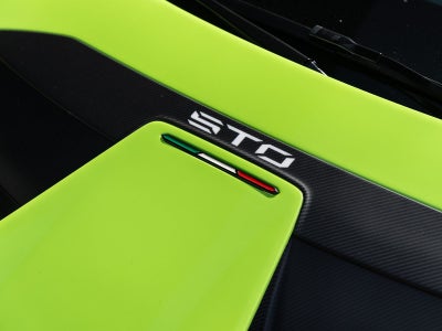 2023 Lamborghini Huracan STO Base