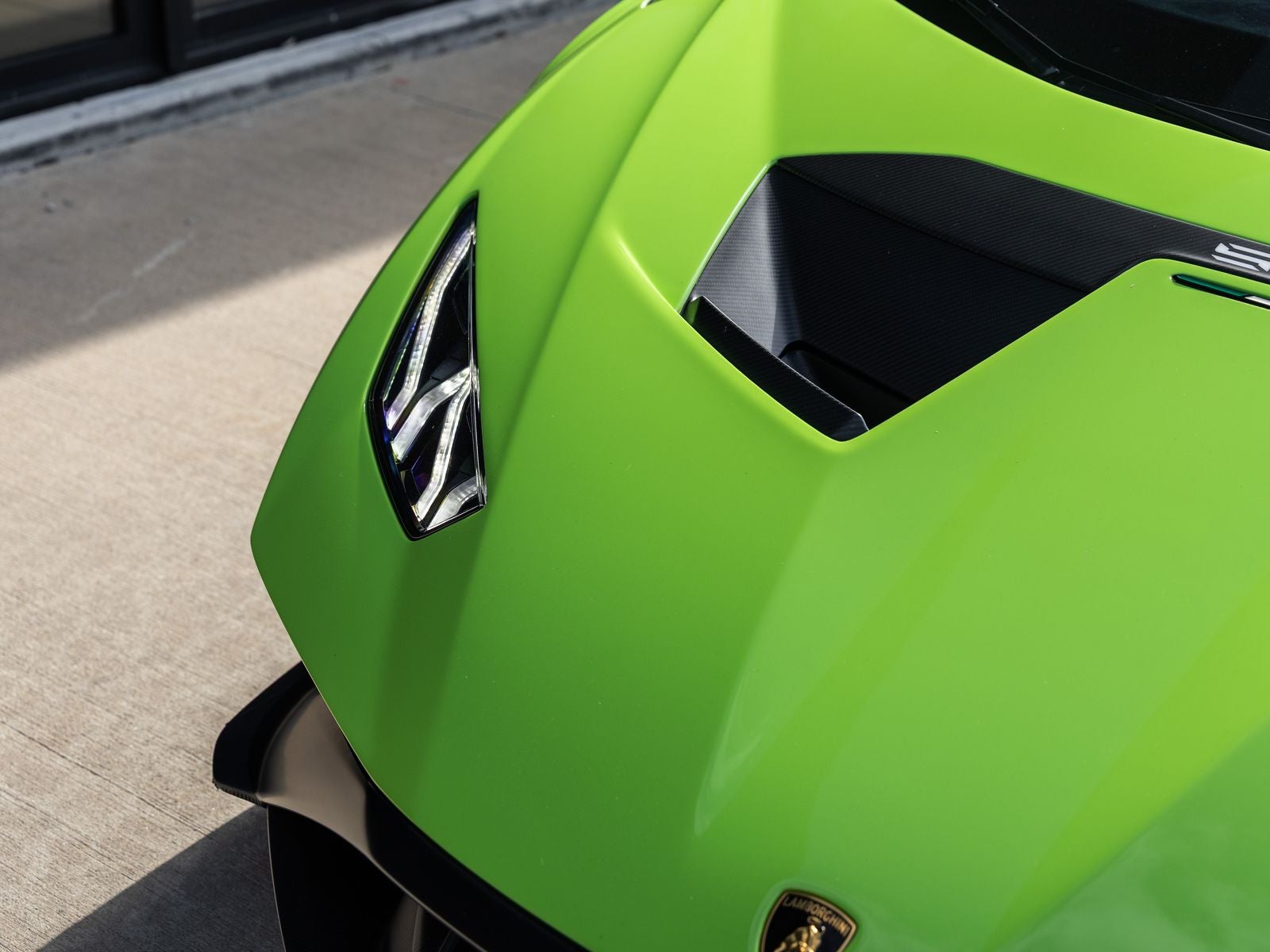 2023 Lamborghini Huracan STO Base