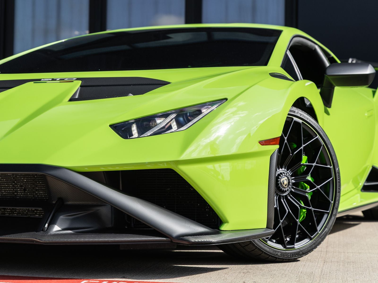2023 Lamborghini Huracan STO Base