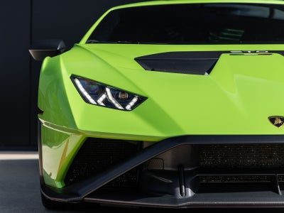 2023 Lamborghini Huracan STO Base