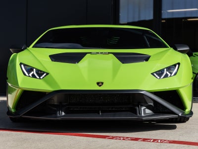 2023 Lamborghini Huracan STO Base