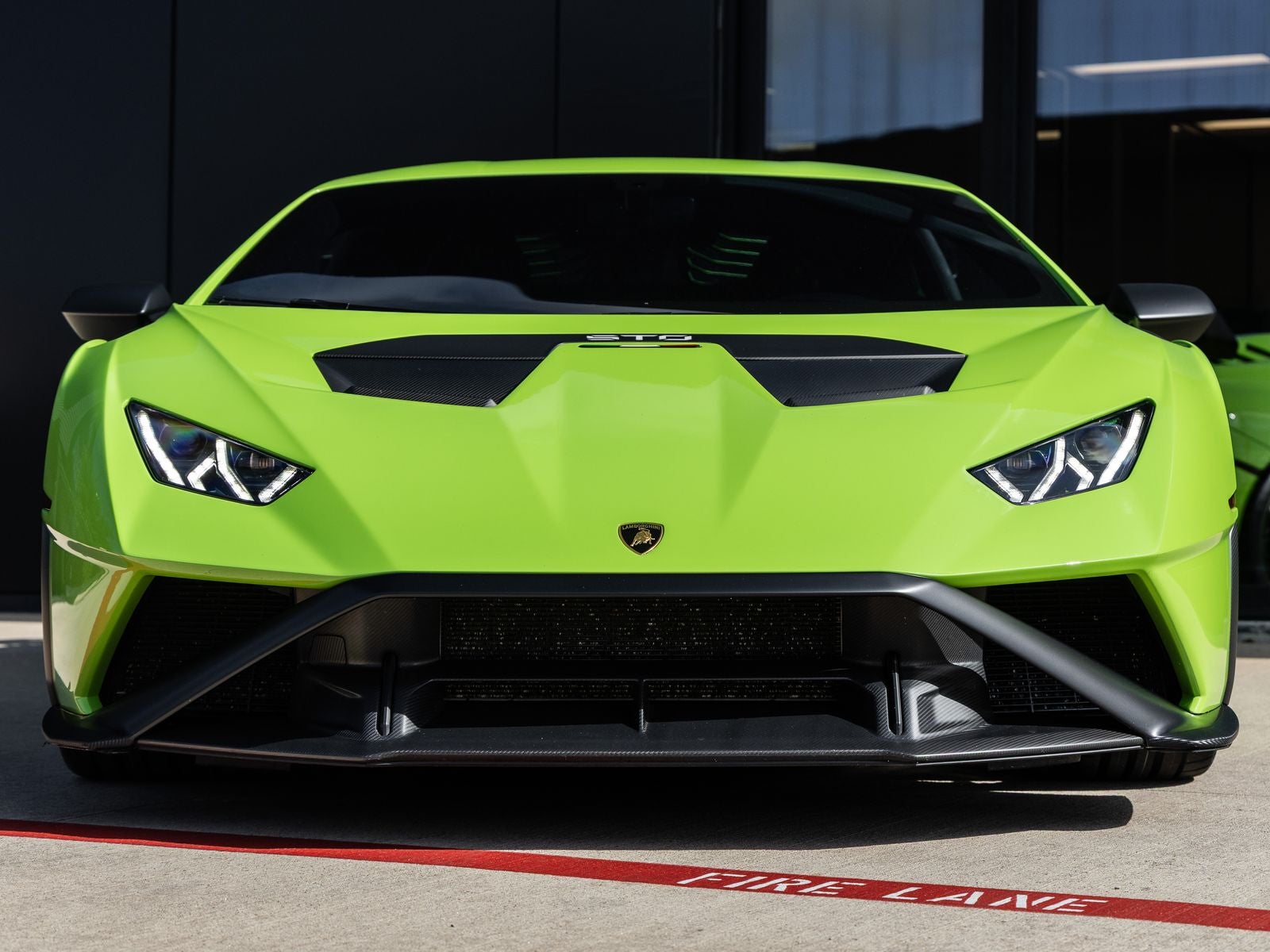 2023 Lamborghini Huracan STO Base