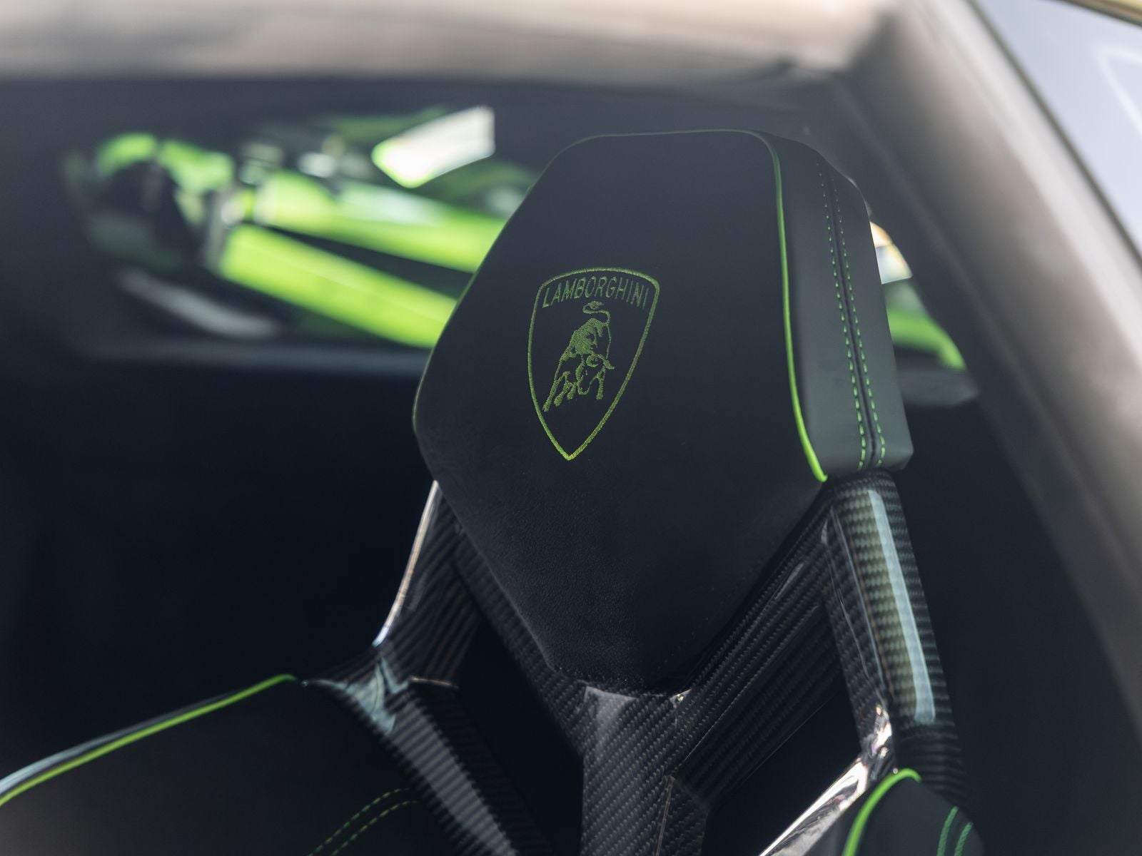 2023 Lamborghini Huracan STO Base