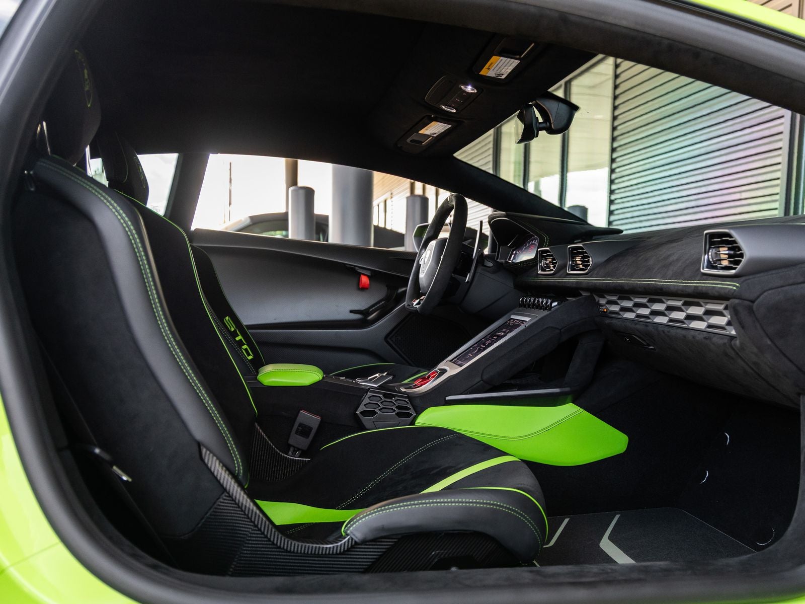 2023 Lamborghini Huracan STO Base
