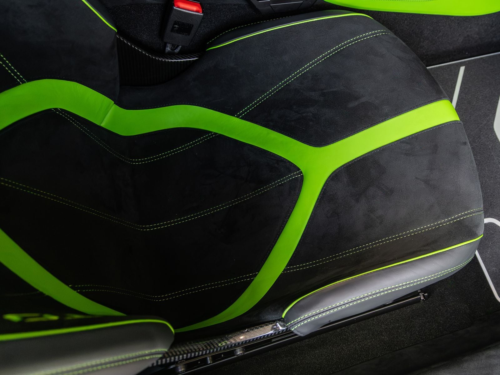 2023 Lamborghini Huracan STO Base