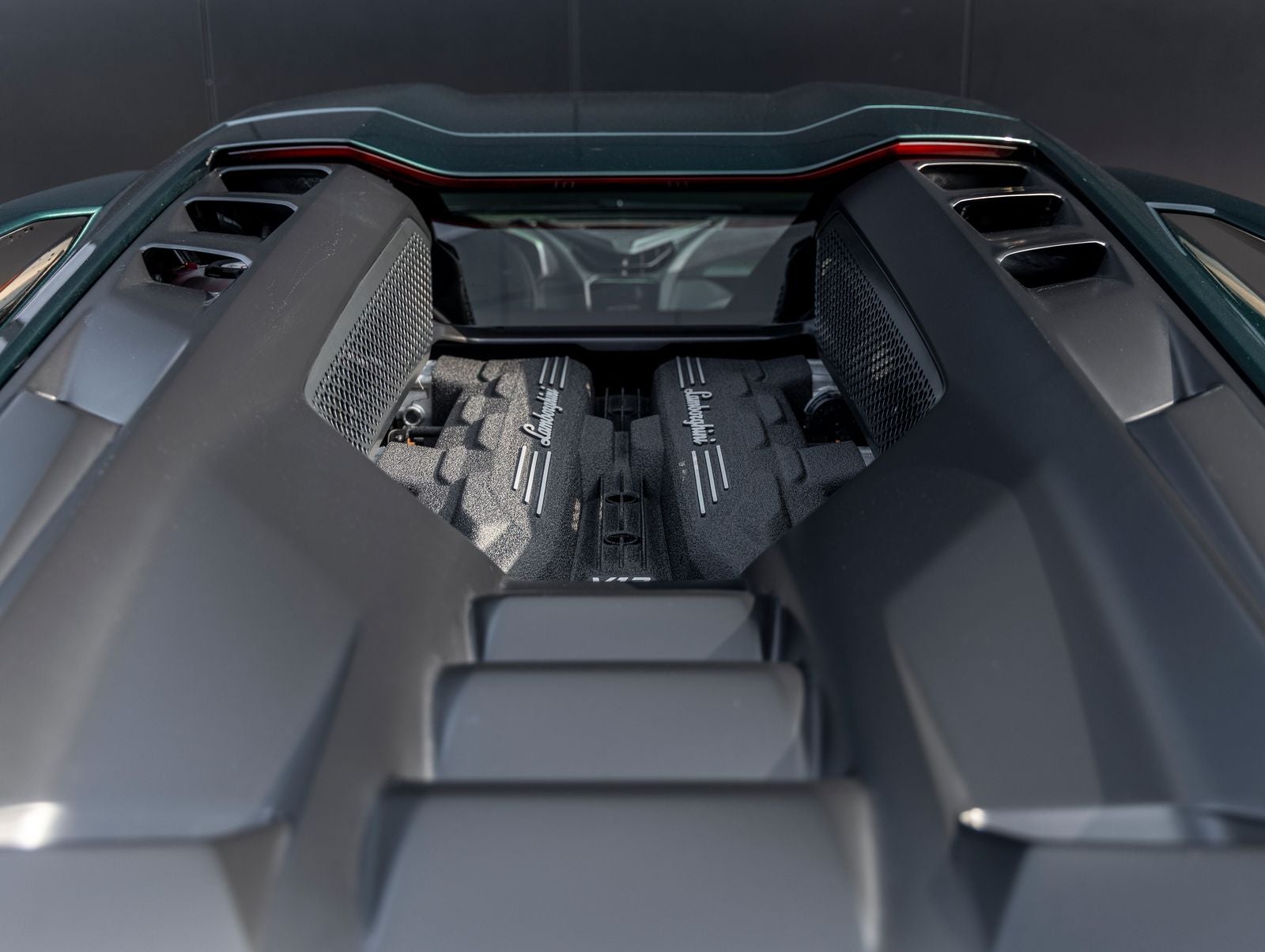 2025 Lamborghini Revuelto Base