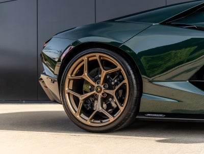 2025 Lamborghini Revuelto Base