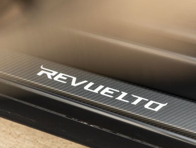 2025 Lamborghini Revuelto Base