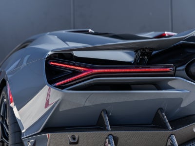 2025 Lamborghini Revuelto Base