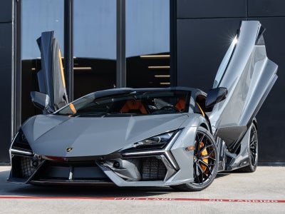 2025 Lamborghini Revuelto Base
