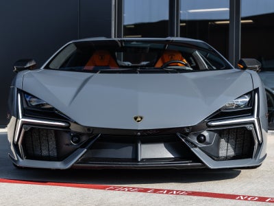 2025 Lamborghini Revuelto Base