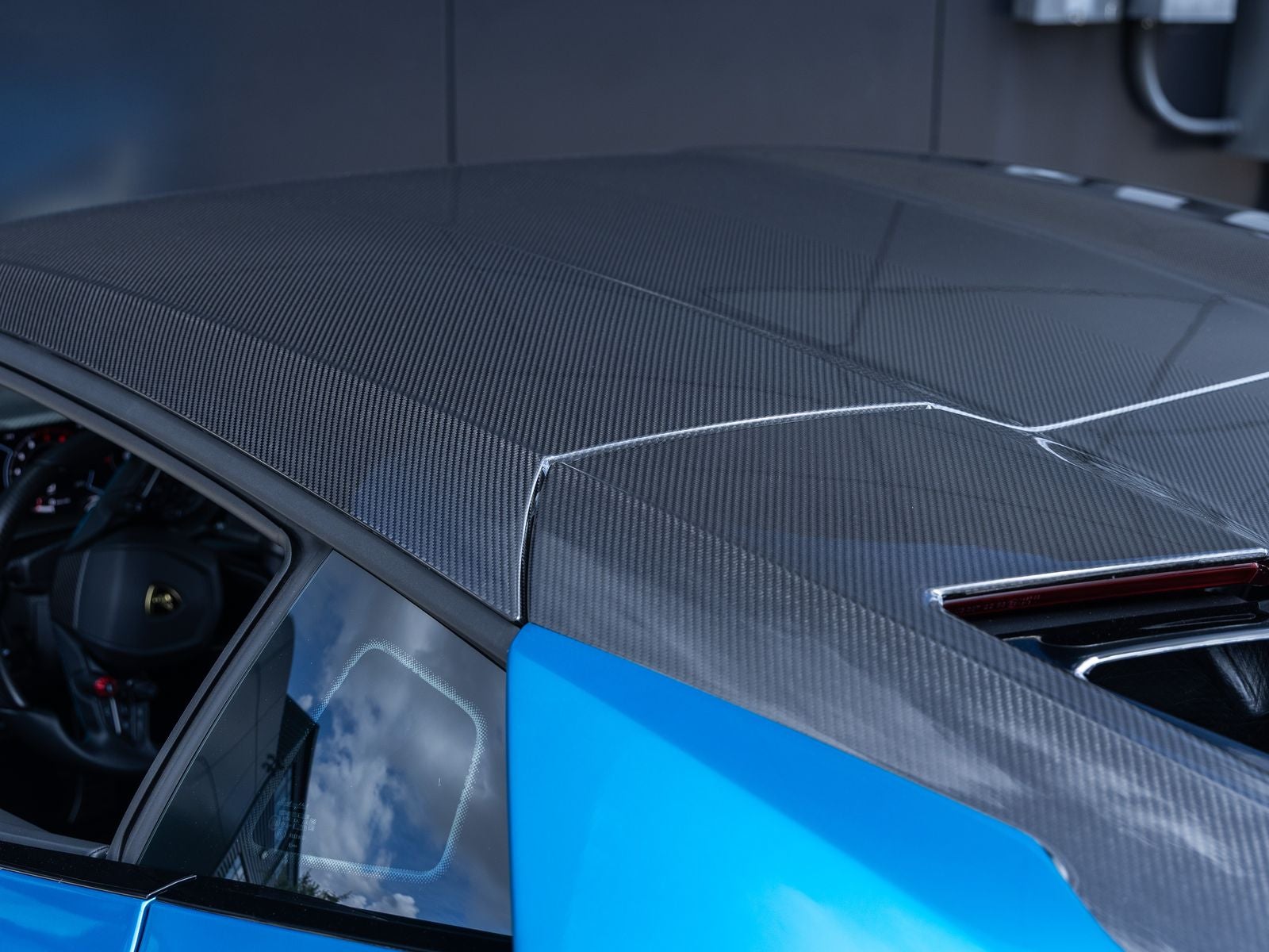 2025 Lamborghini Revuelto Base