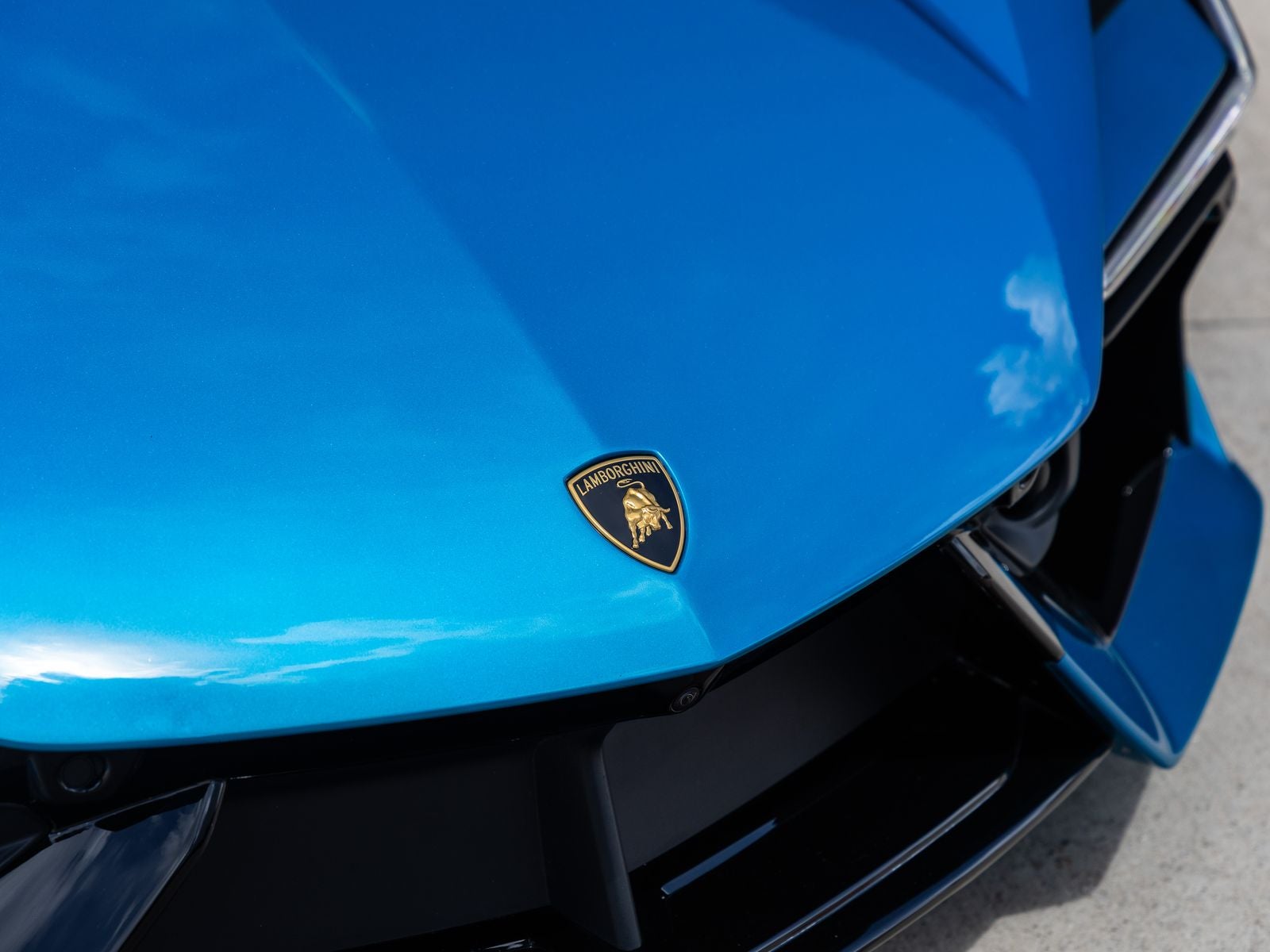 2025 Lamborghini Revuelto Base