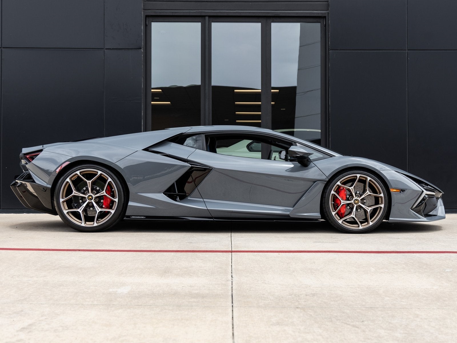 2024 Lamborghini Revuelto Base