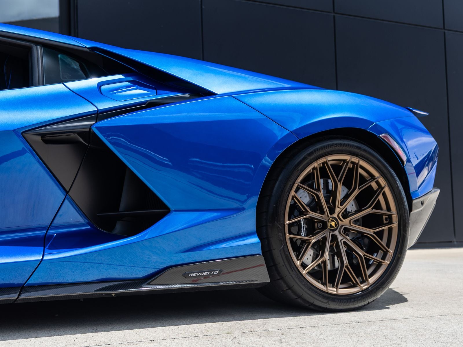 2025 Lamborghini Revuelto Base