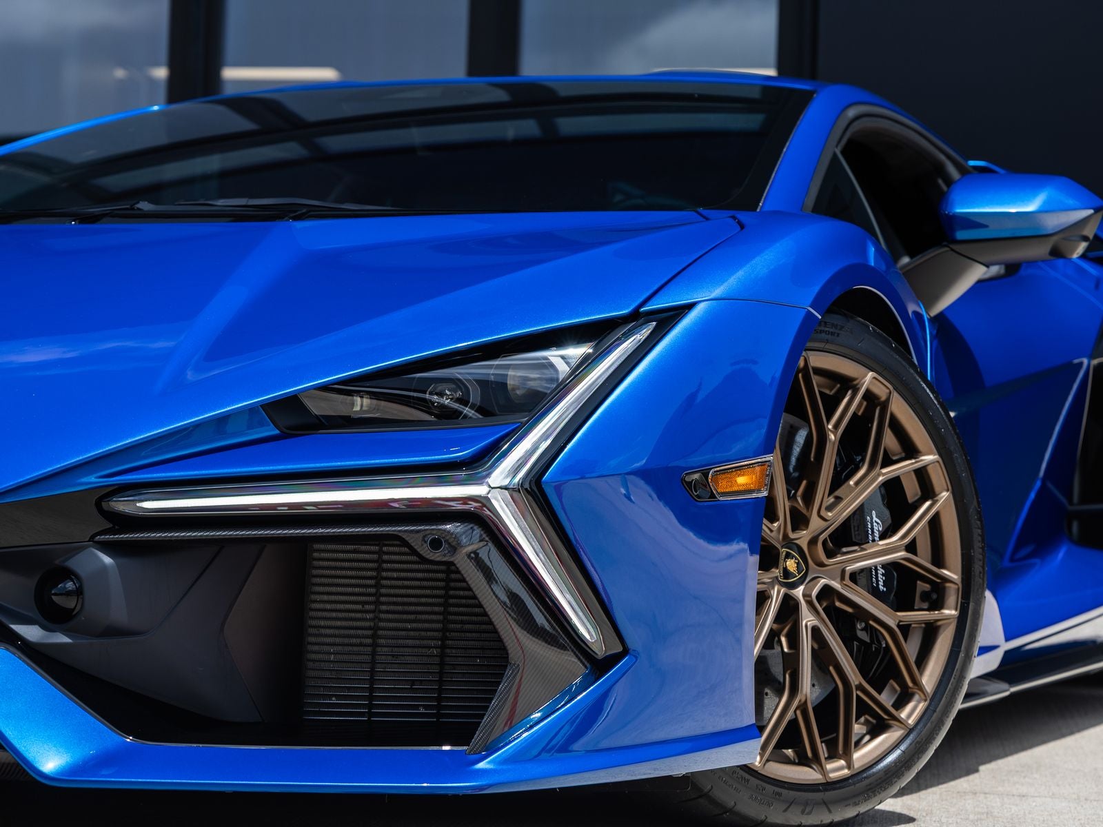 2025 Lamborghini Revuelto Base