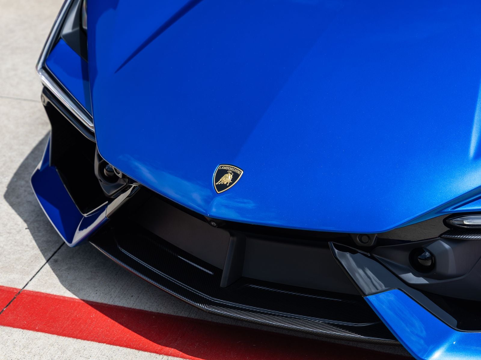 2025 Lamborghini Revuelto Base