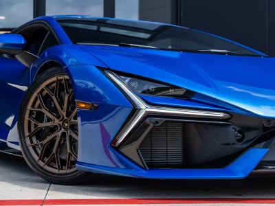2025 Lamborghini Revuelto Base