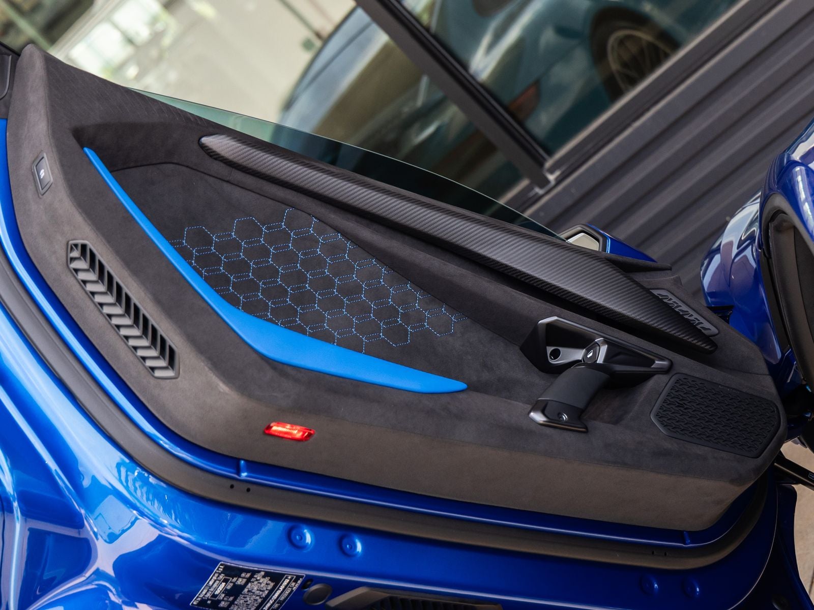 2025 Lamborghini Revuelto Base