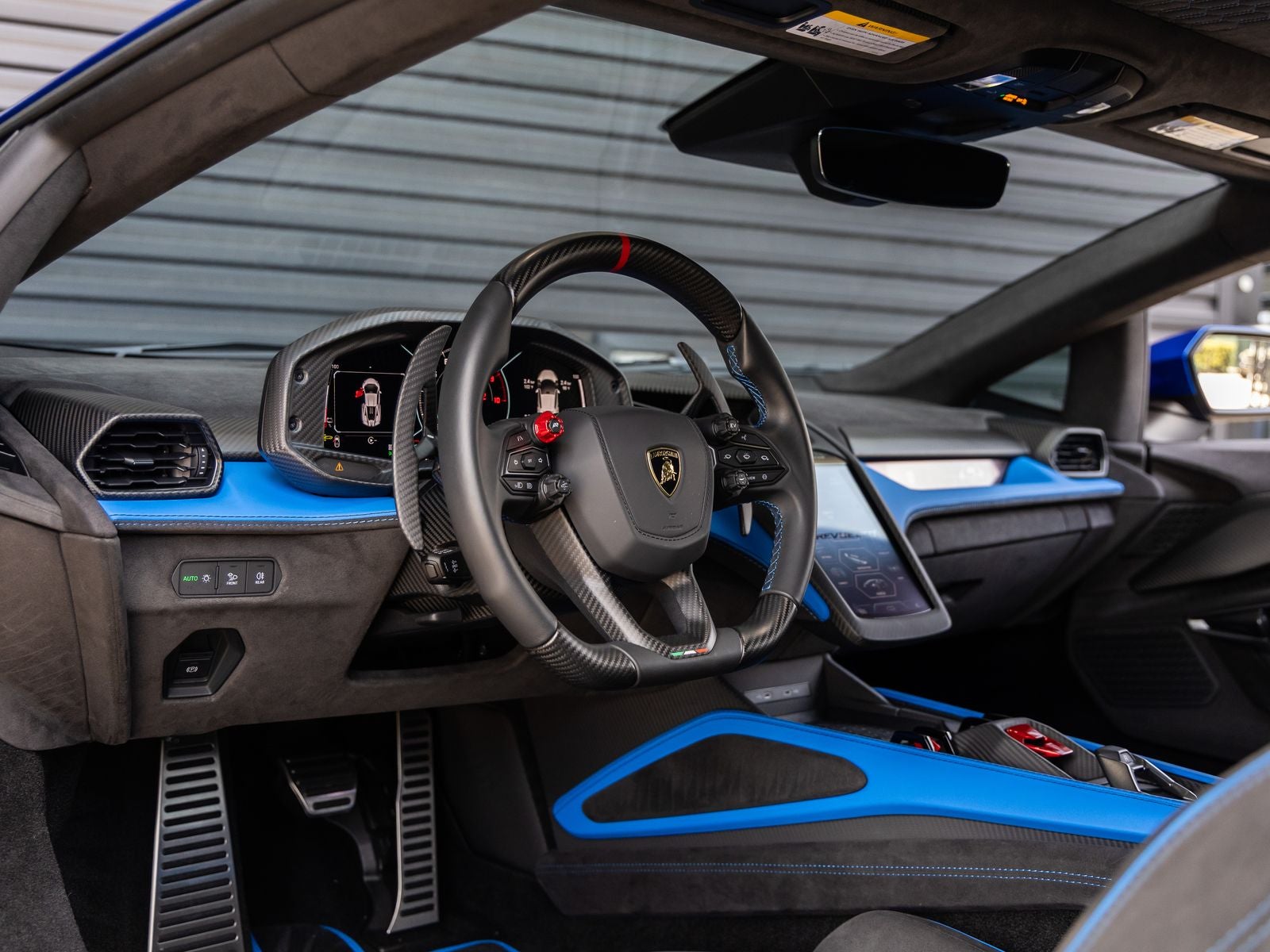 2025 Lamborghini Revuelto Base