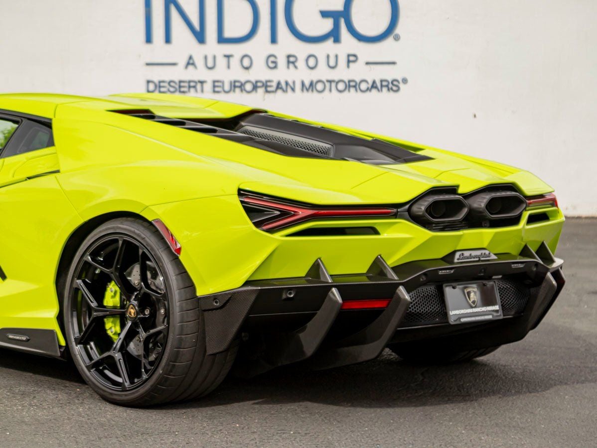 2025 Lamborghini Revuelto Base