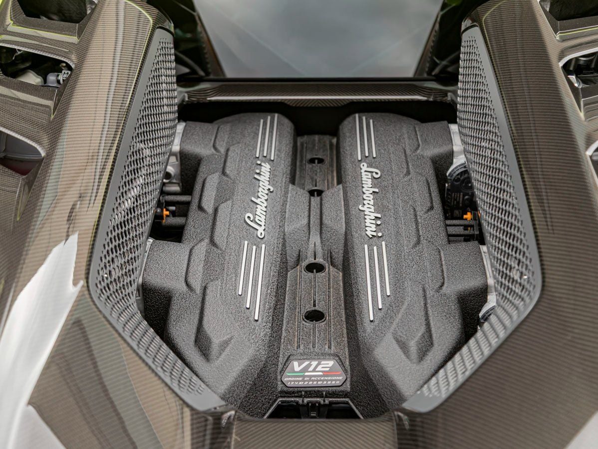 2025 Lamborghini Revuelto Base