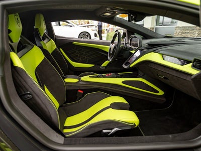 2025 Lamborghini Revuelto Base