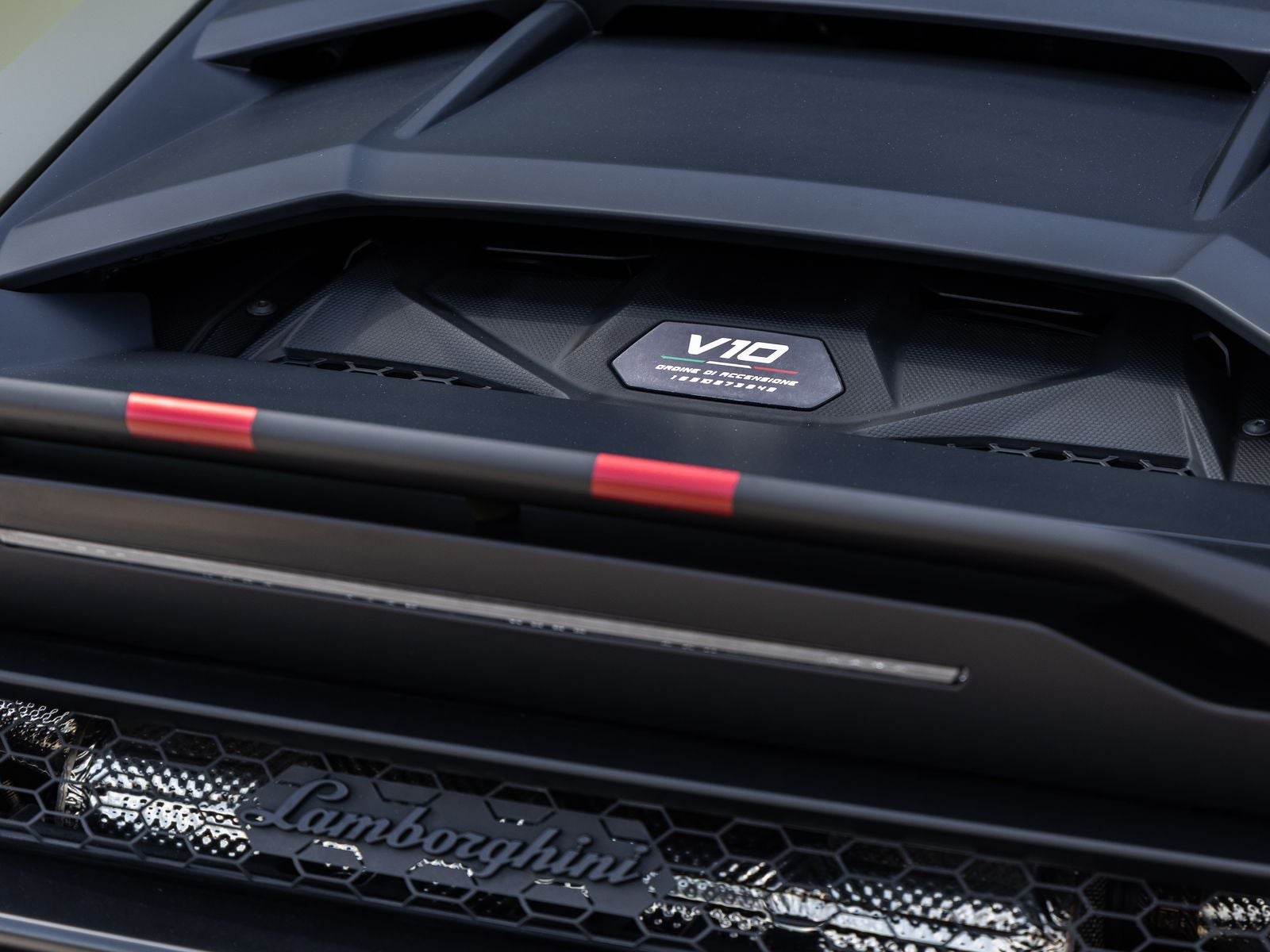 2024 Lamborghini Huracan Sterrato Base