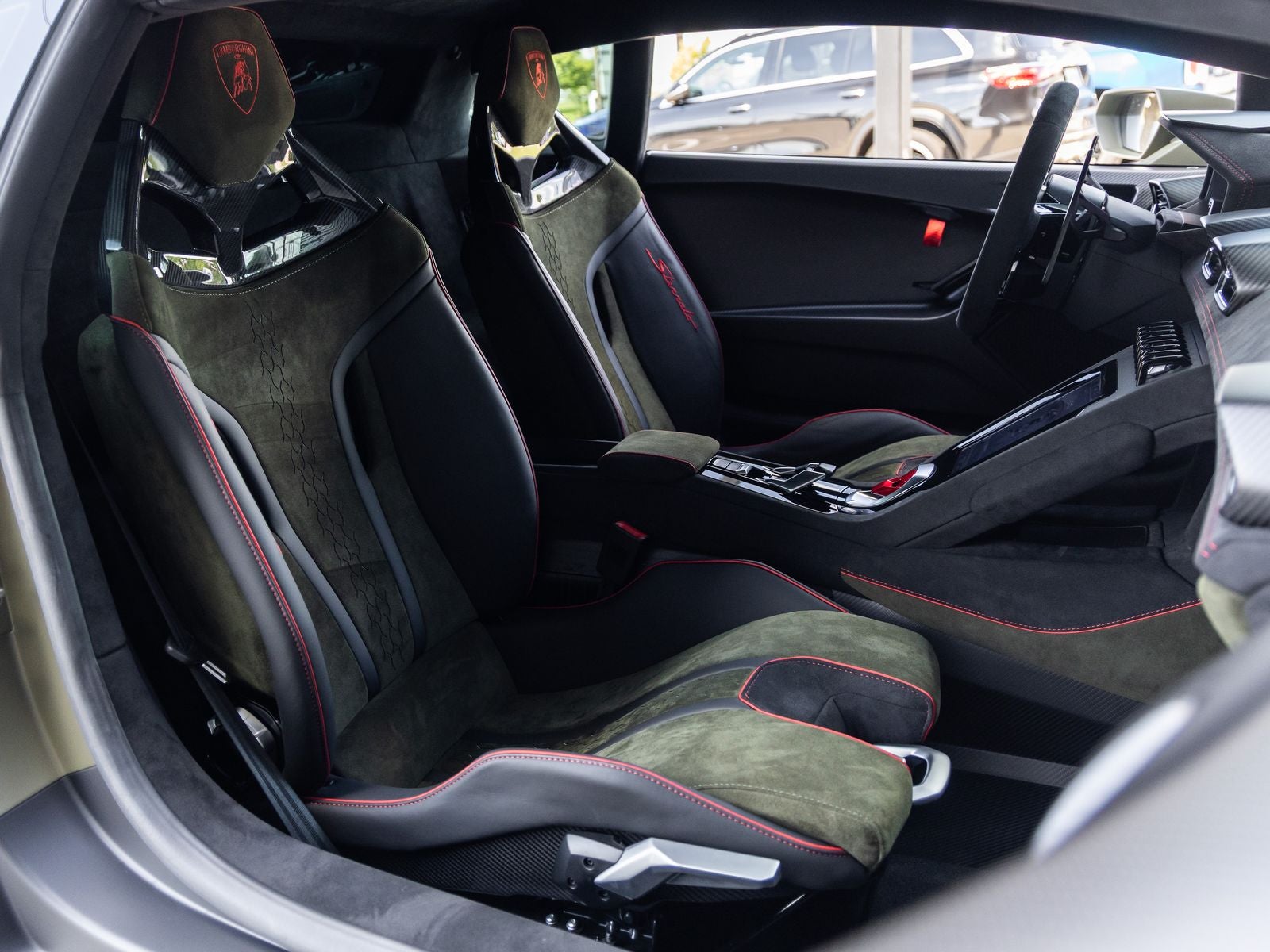 2024 Lamborghini Huracan Sterrato Base