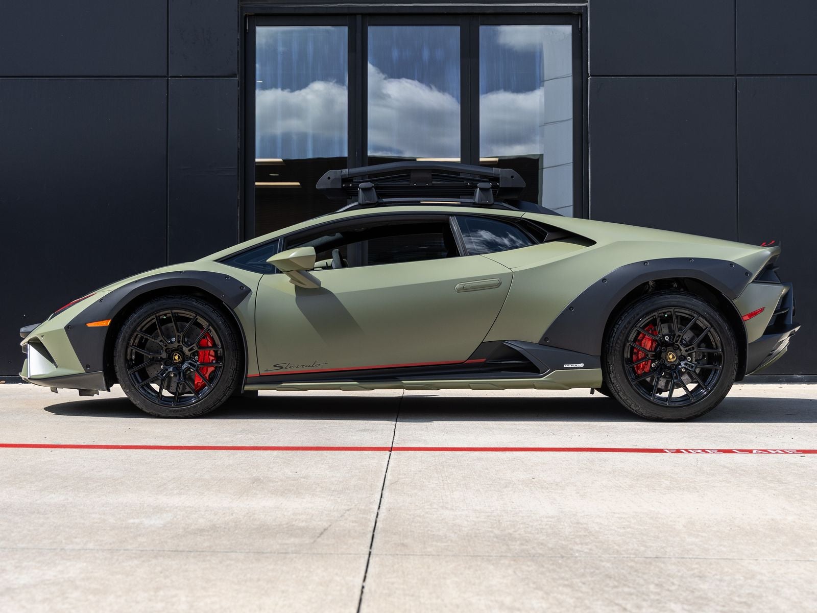 2024 Lamborghini Huracan Sterrato Base