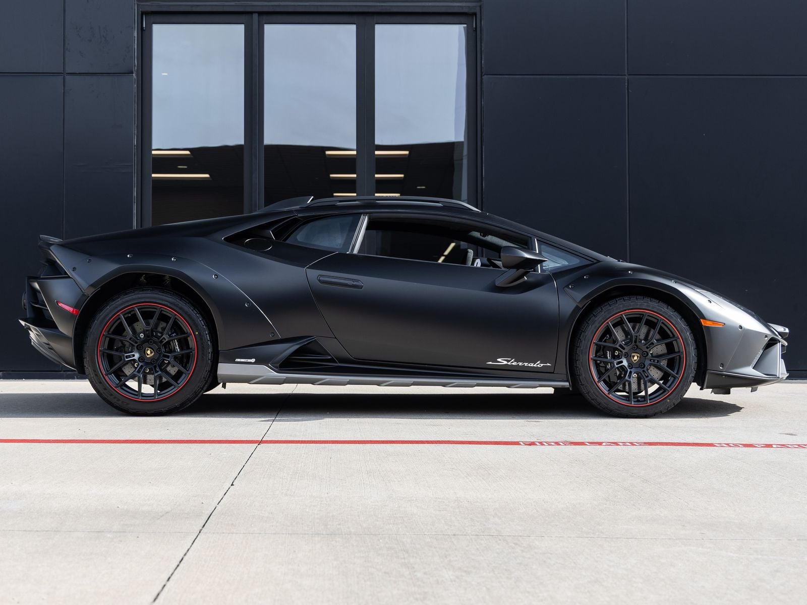 2023 Lamborghini Huracan Sterrato Base