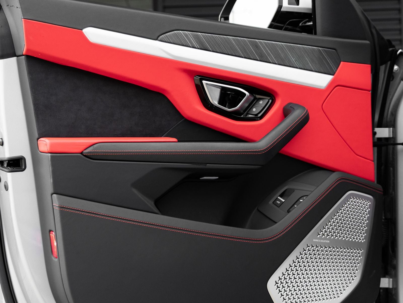 2020 Lamborghini Urus Base