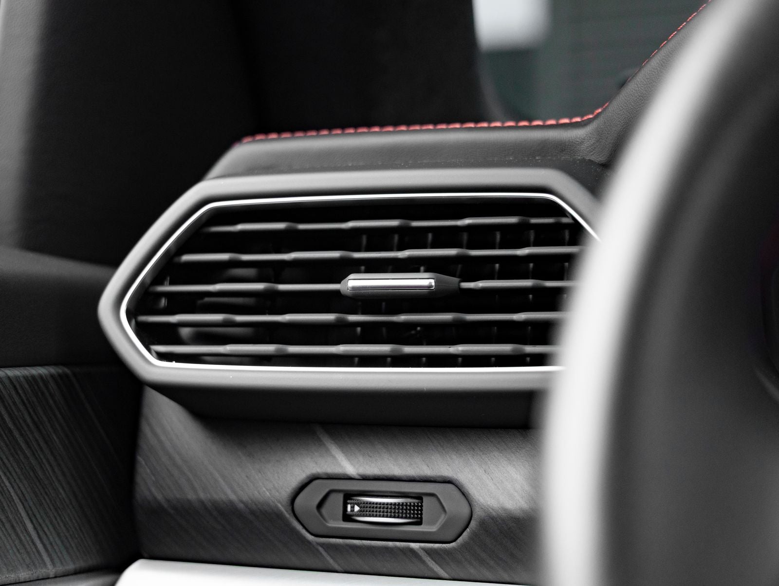 2020 Lamborghini Urus Base