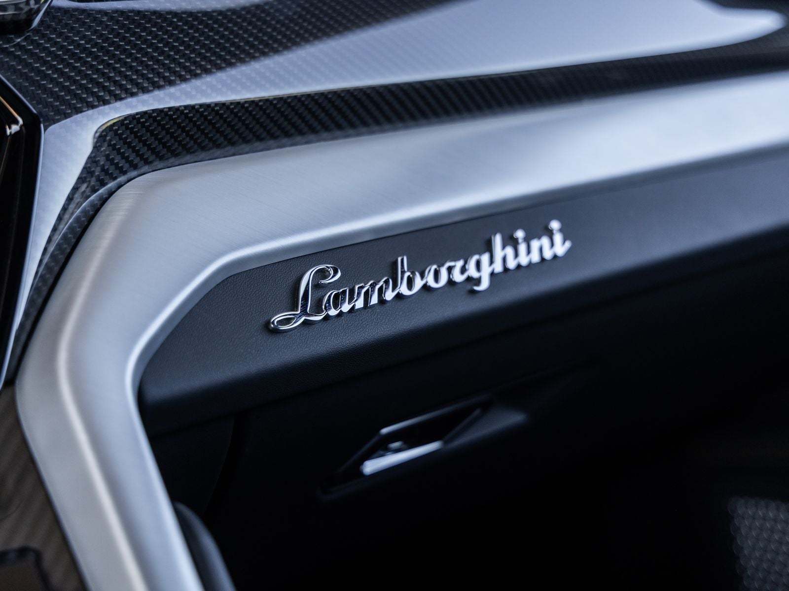 2021 Lamborghini Urus Base
